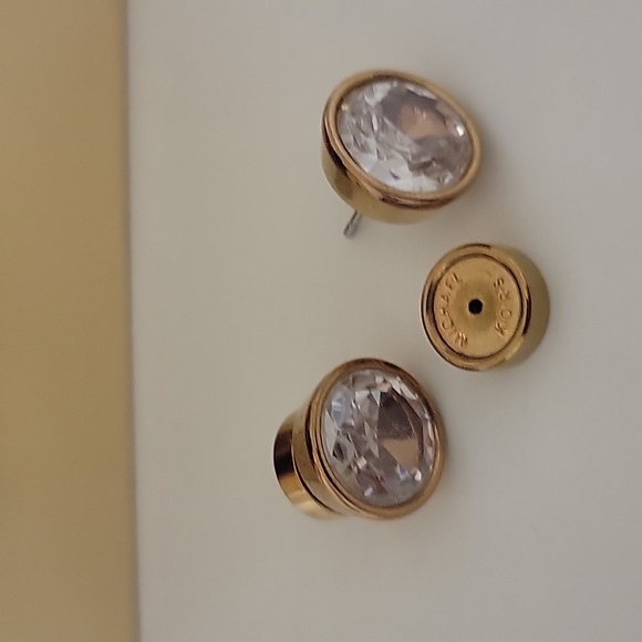 Womens Bangle Bracelet with earrings. - Picture 4 of 5